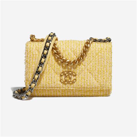 chanel 19 tweed woc|Chanel 19 chains.